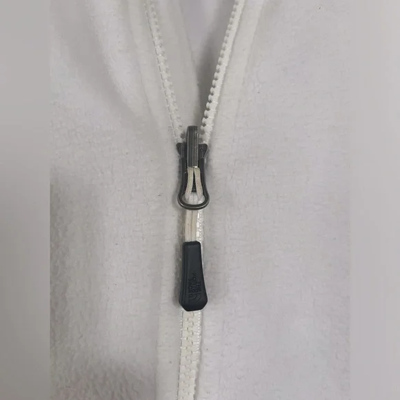 The North Face fleece Full zip Jacket- has side pockets with zippers! Small - Picture 9 of 10